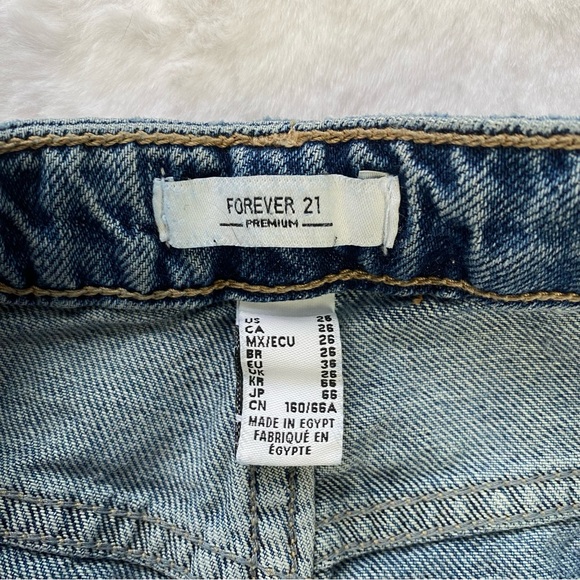 Forever 21 Distressed Patchwork Mom Jeans High Rise NWOT - Picture 3 of 5